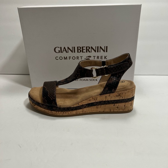 Giani Bernini Terrii Wedge Sandals - Picture 2 of 2